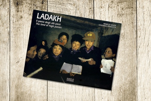 Book: Ladakh, Il Paese Degli Alti Passi
