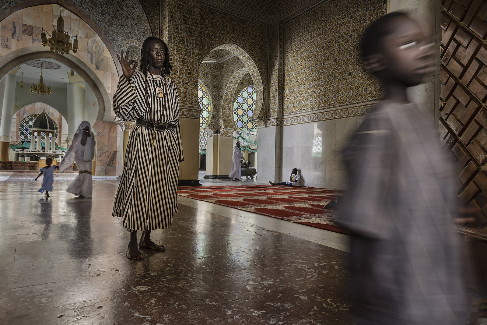 Great Mosque of Touba, Senegal 2016 - From Portfolio of the Travel Photographer of the Year 2018 - Overall Winner
Honorable mention Category People, Lifestule ipa - INTERNATIONAL PHOTO AWARD - New York 2020