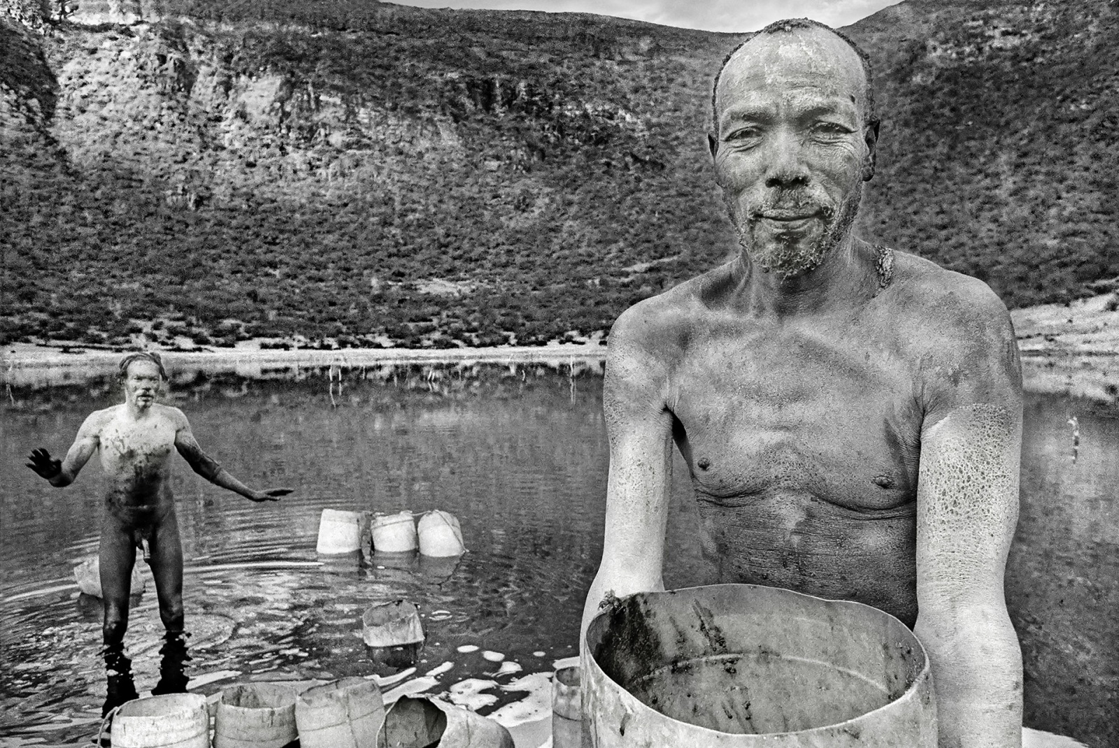 Dubuluk, Ethiopia 1996  - collecting salt from the lake in the crater of the extinct volcano of El Sod
analogic photo